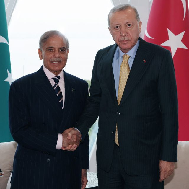 Cumhurbaşkanı Erdoğan, Pakistan Başbakanı ile görüştü