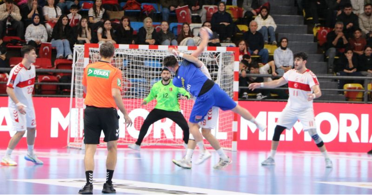 A Milli Erkek Hentbol Takımı Romanya'ya Mağlup