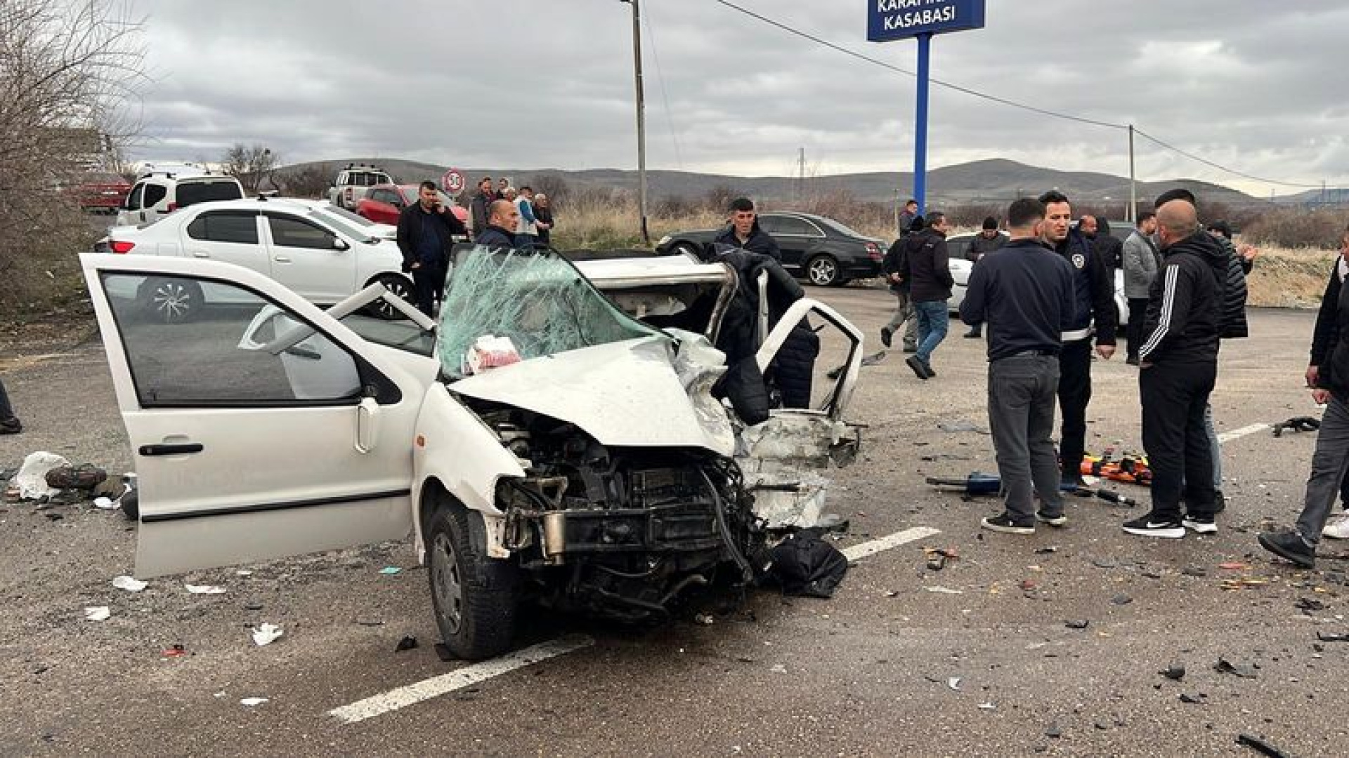 Nevşehir'de Kaygan Yol Faciası: Baba-Oğul Hayatını Kaybetti, 7 Kişi Yaralandı