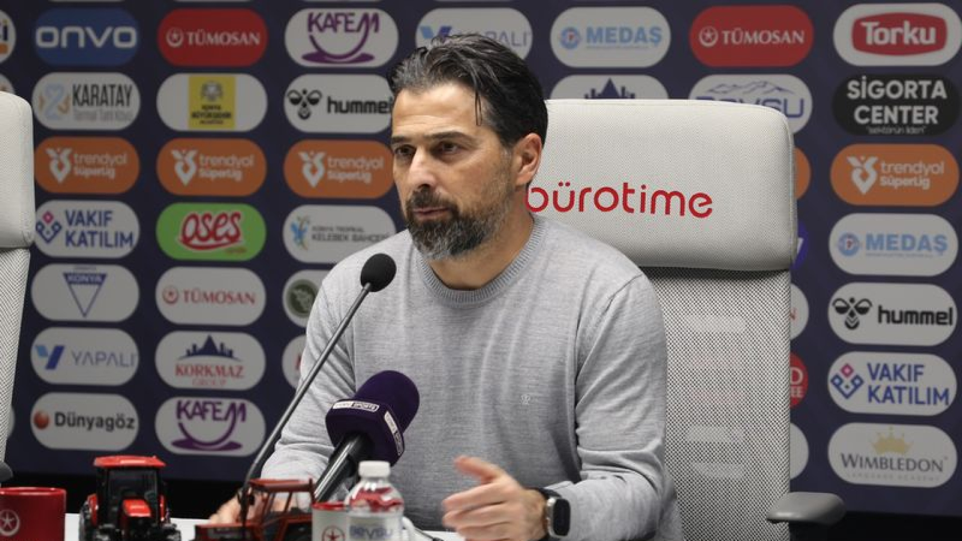 Konyaspor Teknik Direktörü İlhan Palut: 'Gençlerbirliği Galibiyeti Çok Değerliydi'