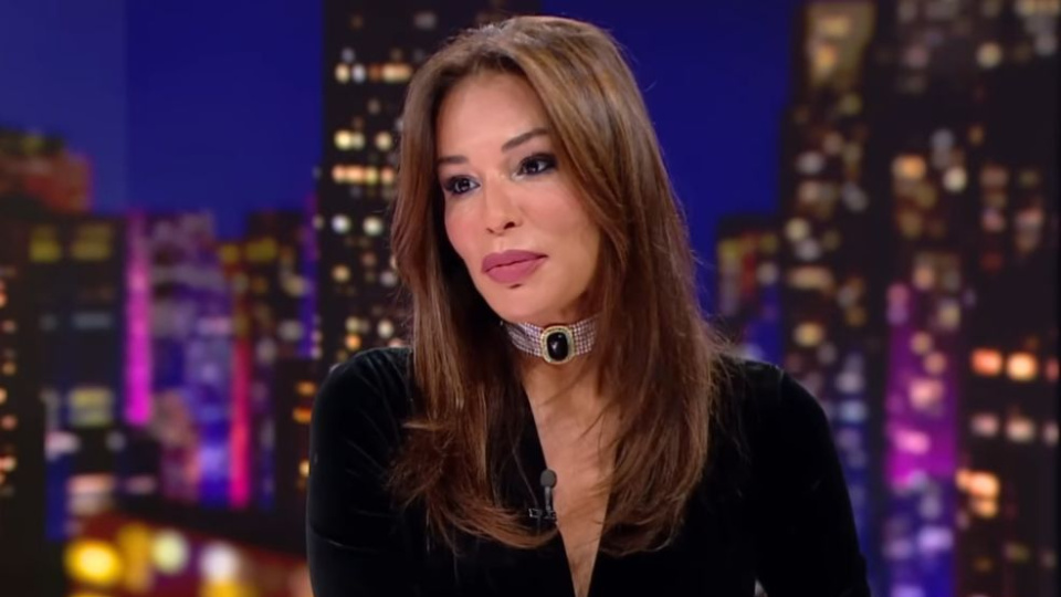 Gözyaşlarına boğuldu