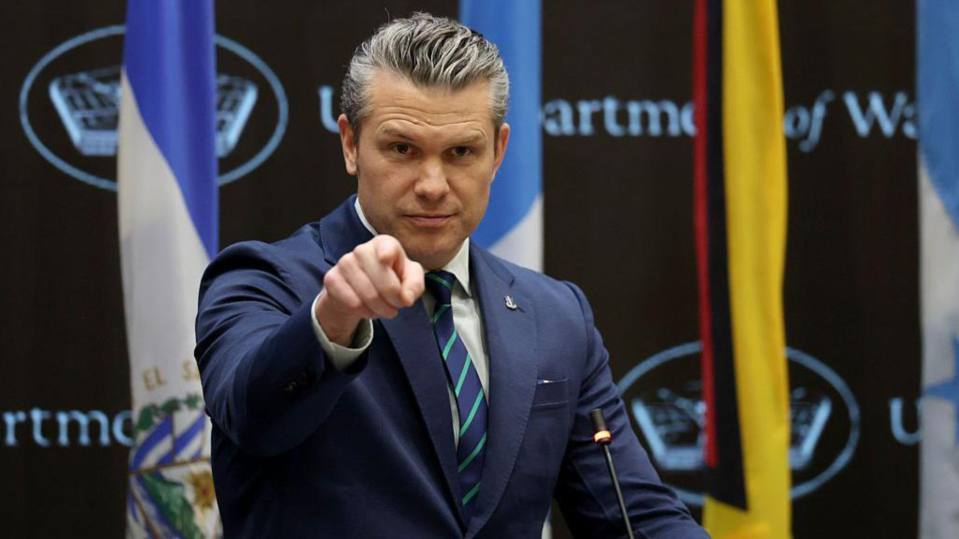 Televizyon sunuculuğundan Trump'ın Savunma Bakanlığı'na: Pete Hegseth kimdir?