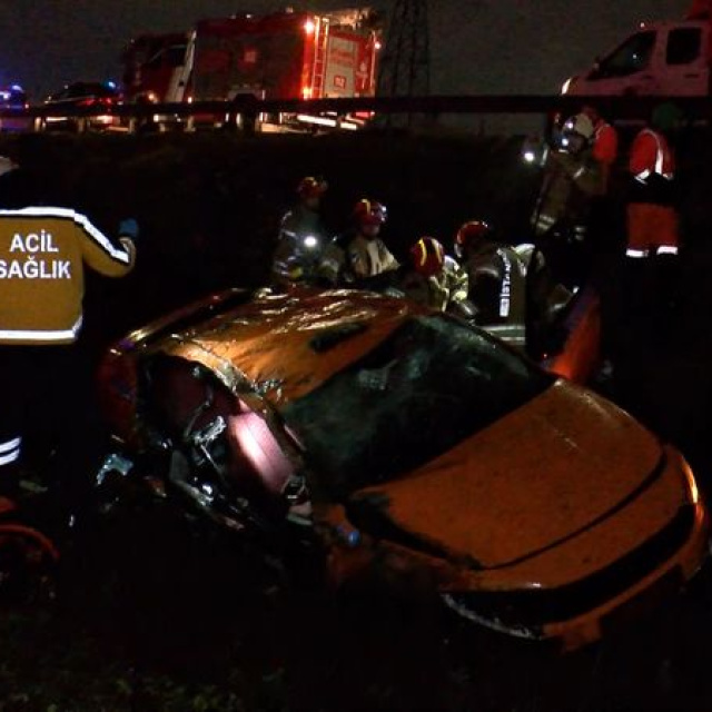 İstanbul'da feci kaza: 3 ölü, 1 yaralı!