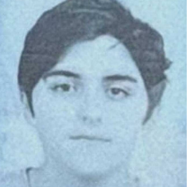 Otomobil reklam panosuna çarptı: 1 ölü