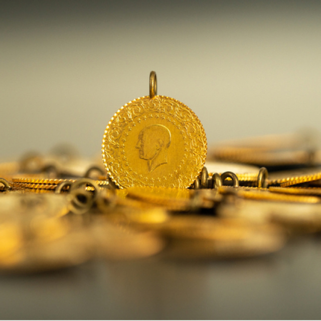 Bayramın ilk gününde altın düşüşte