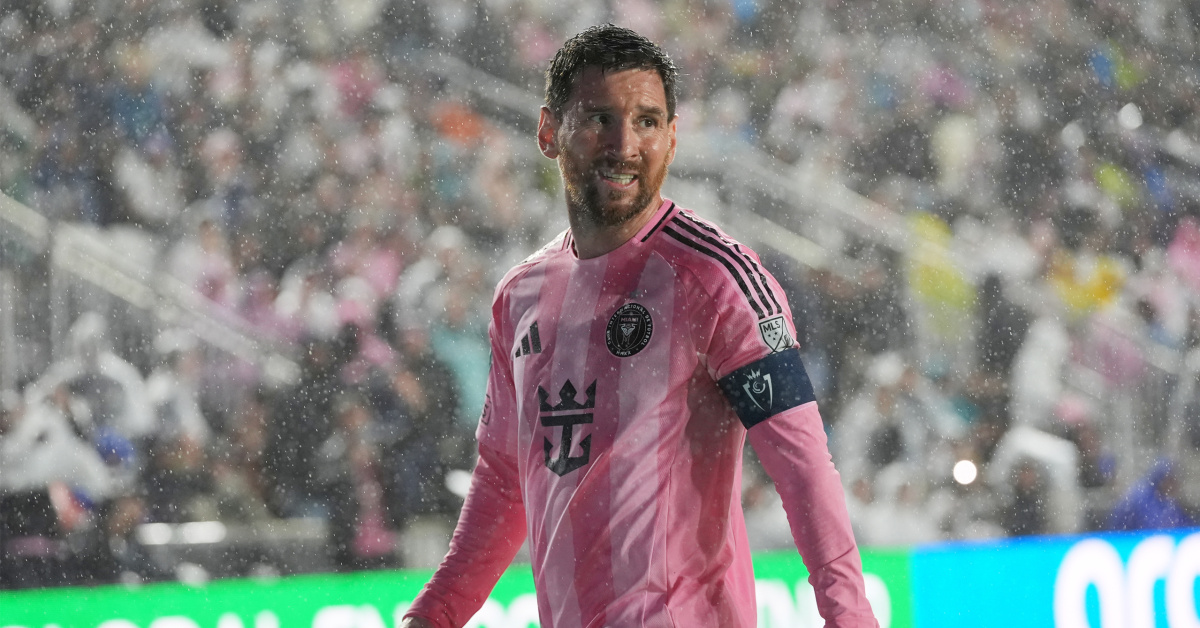 Messi, kariyerinde 900 gole ulaşarak yeni rekor kırdı