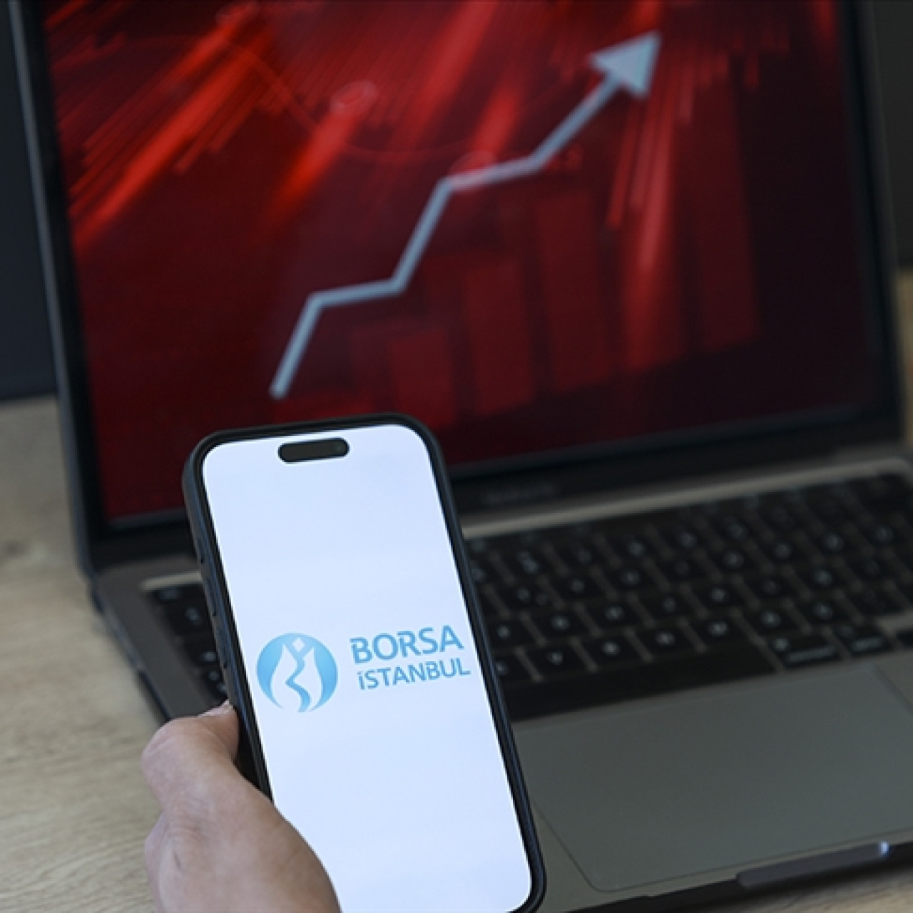 İstanbul'daki yatırımcıların portföyü 4 trilyon lirayı aştı