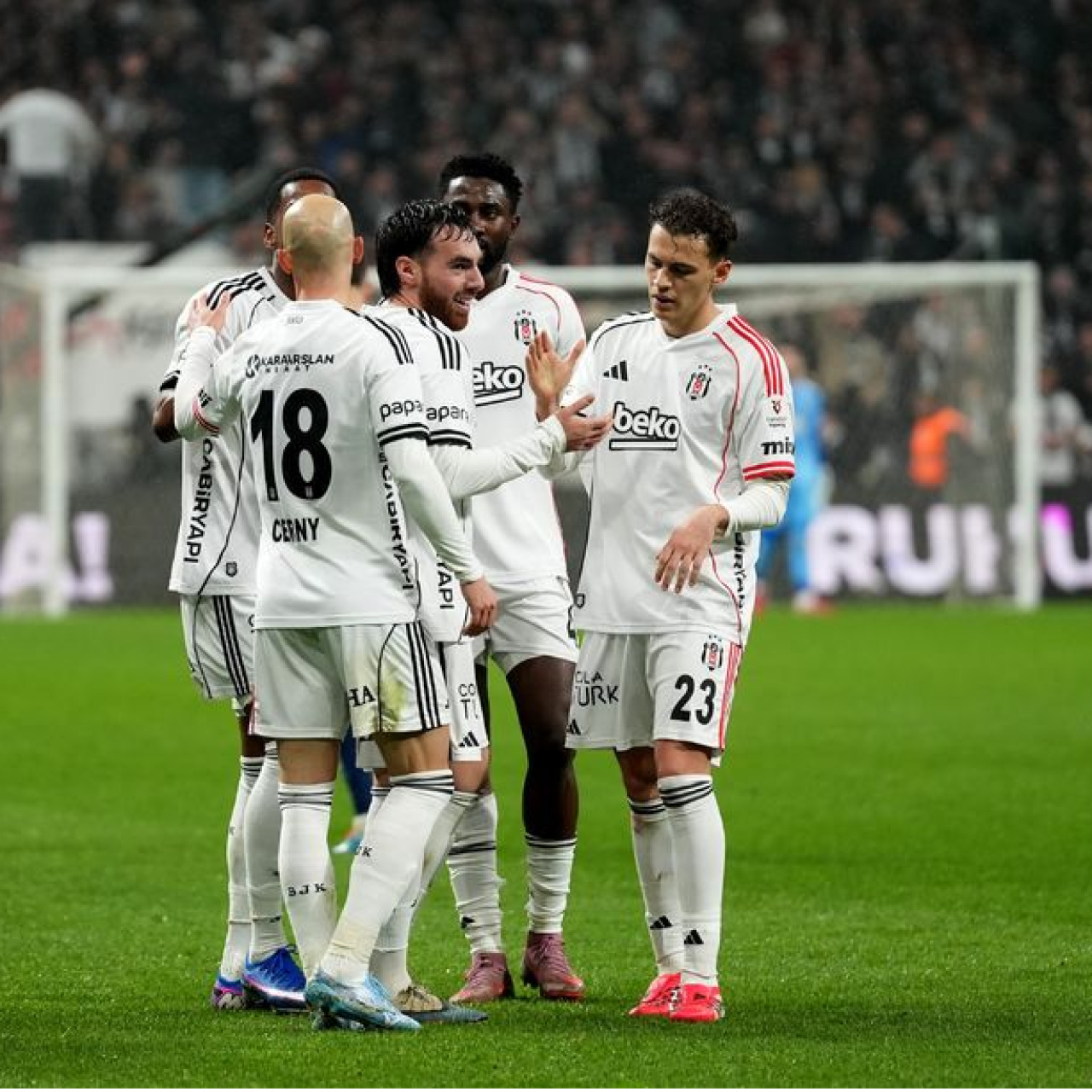 "Orkun Kökçü biçilmiş bir kaftan"