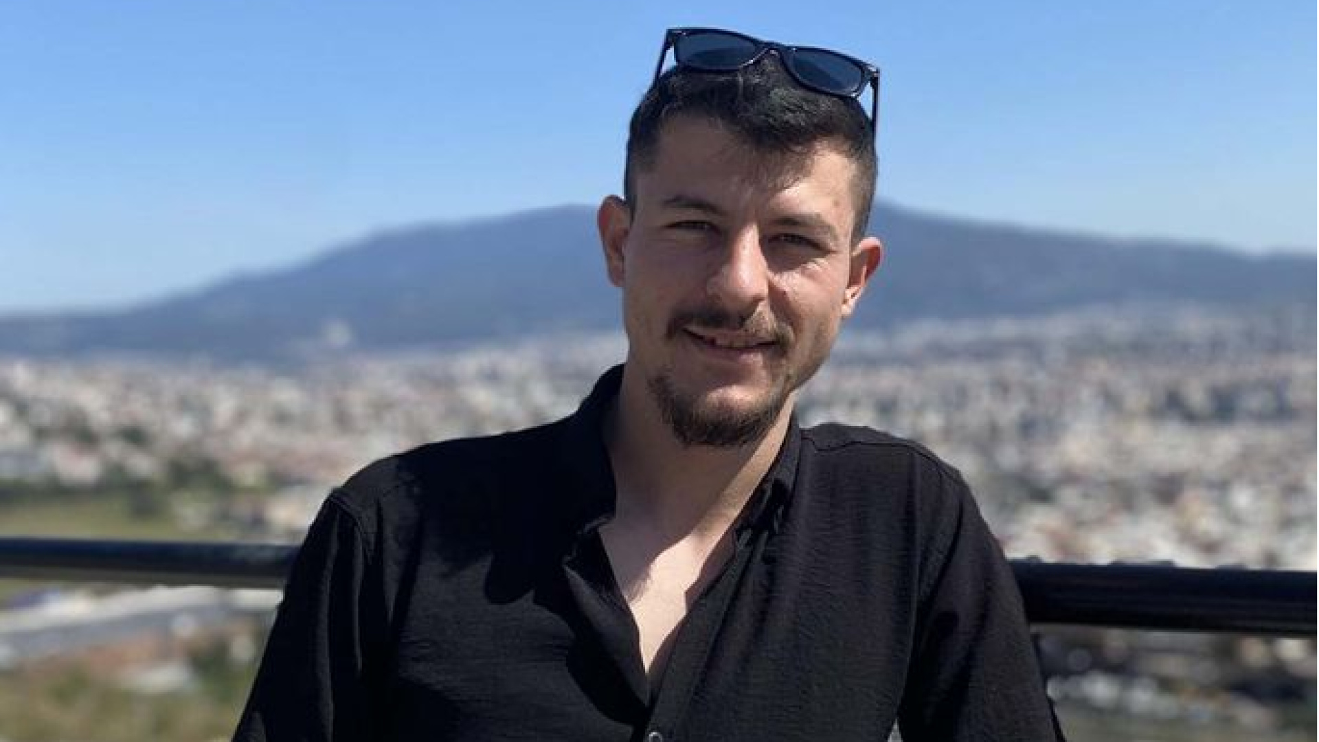 Manisa'da Yağışlı Havada Takla Atan Otomobilde Genç Sürücü Hayatını Kaybetti