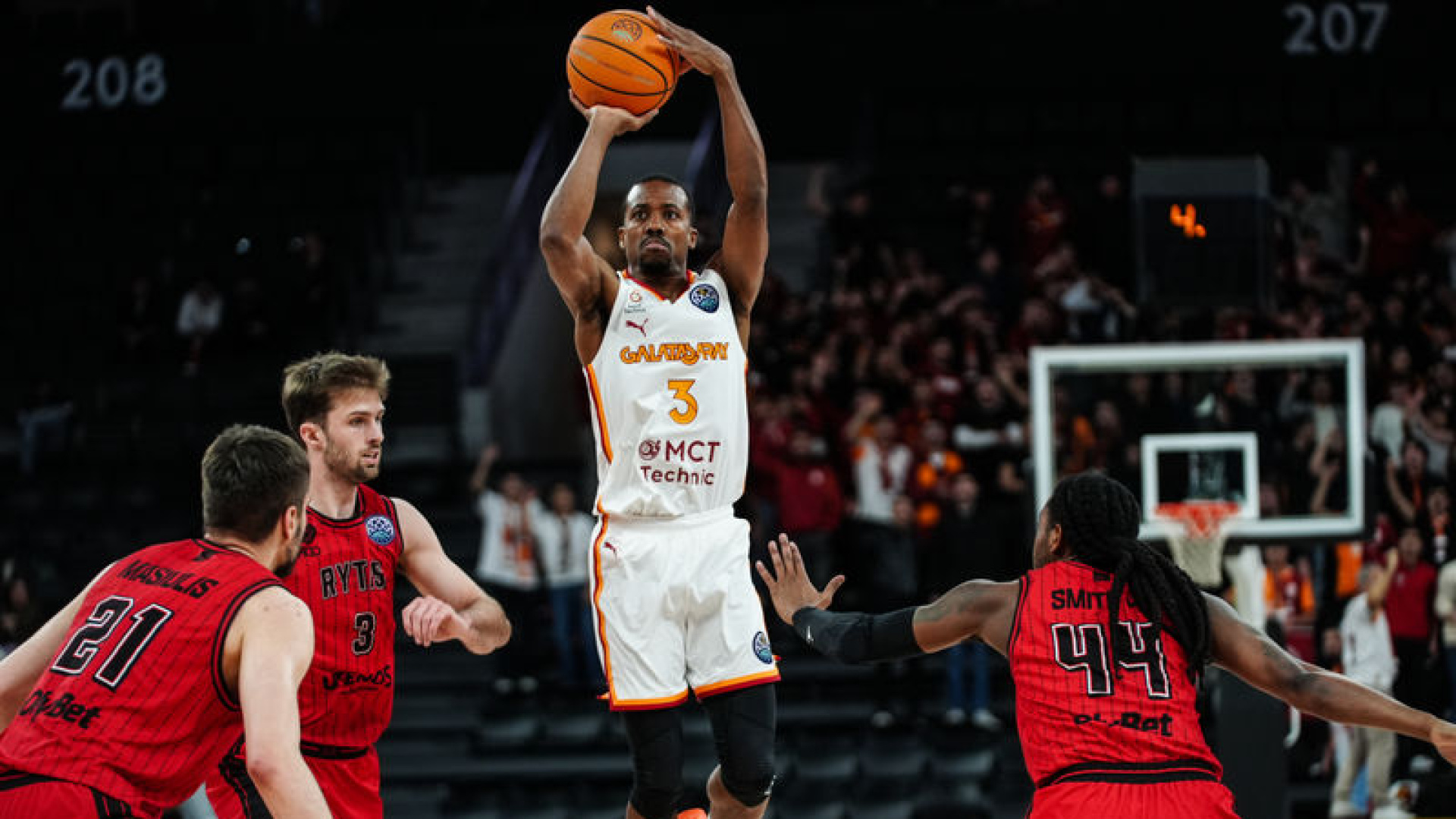 Galatasaray, FIBA Şampiyonlar Ligi Çeyrek Finalinde Tenerife ile Karşılaştı