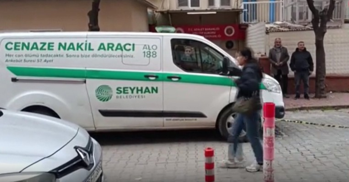 Adana'dabıçaklı saldırı: 17 yaşındaki kardeş ölü