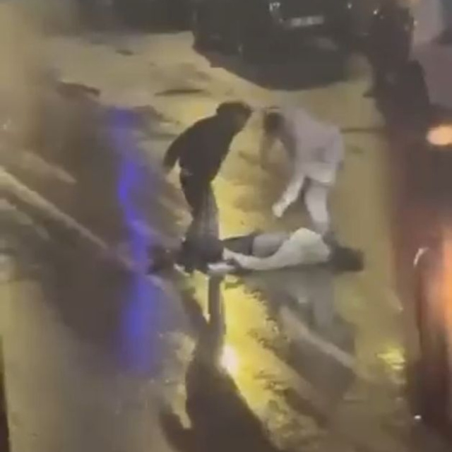 Cadde ortasında darp!