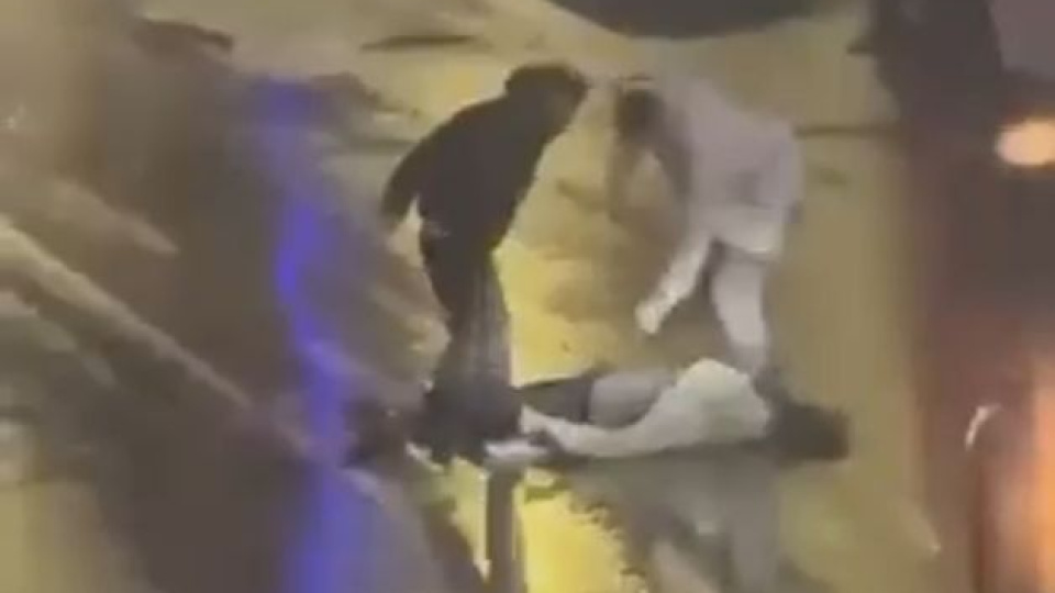 Cadde ortasında darp!