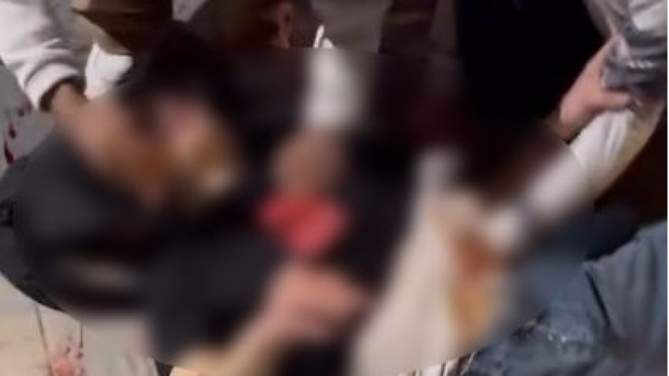 Başkentte metro çıkışında bıçaklar çekildi