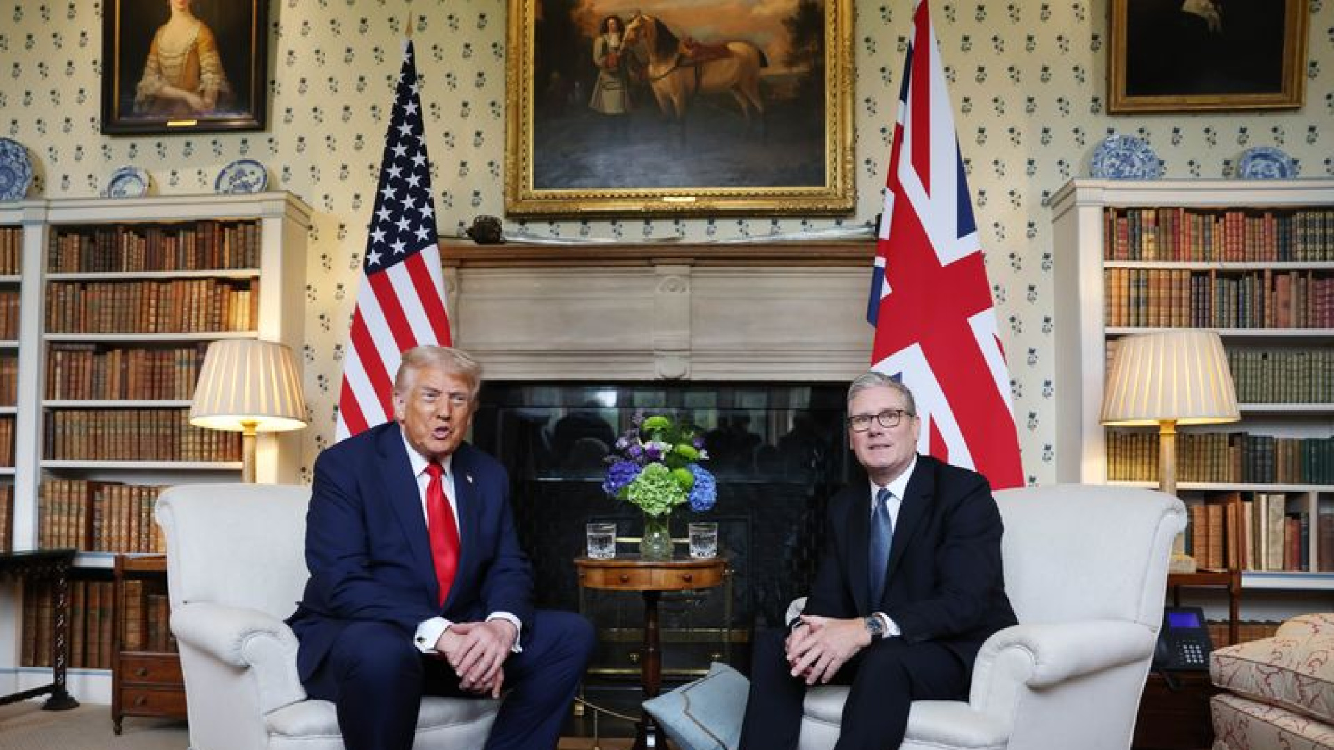 İngiltere, ABD’nin İran'a saldırı için İngiliz üslerini kullanmasına izin verdi, İran tepki gösterdi! | Dış Haberler