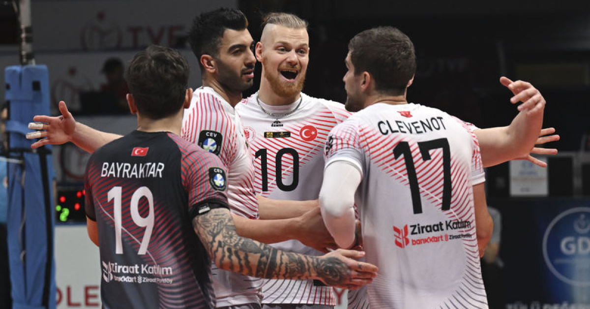 Voleybol Efeler Ligi Normal Sezon Sona Eriyor