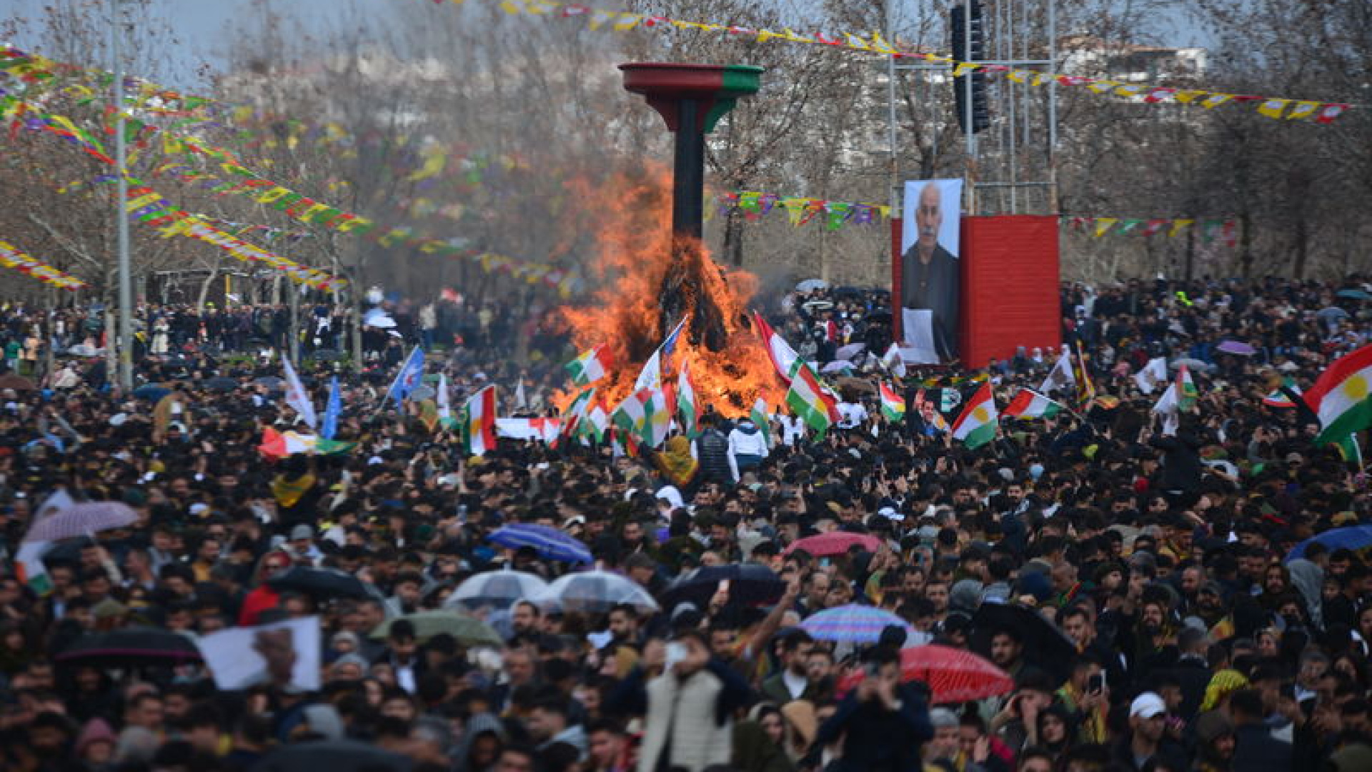 Diyarbakır'da DEM Parti Öncülüğünde Nevruz Kutlamaları Başladı