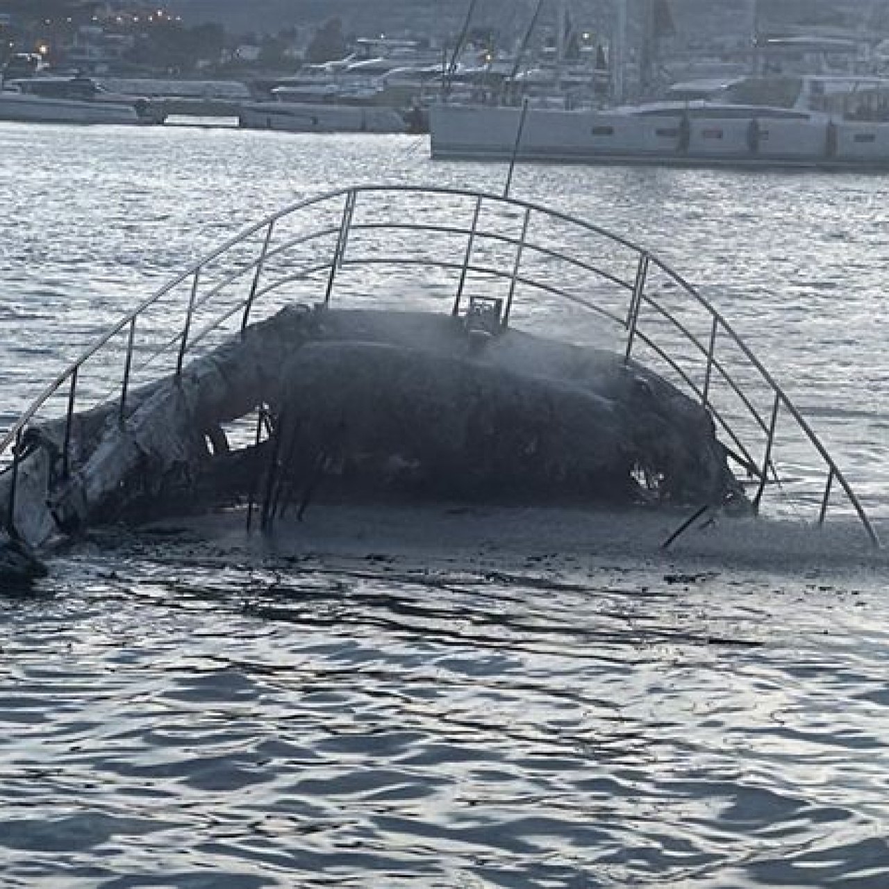Bodrum'da marinada milyonluk tekneler yandı!