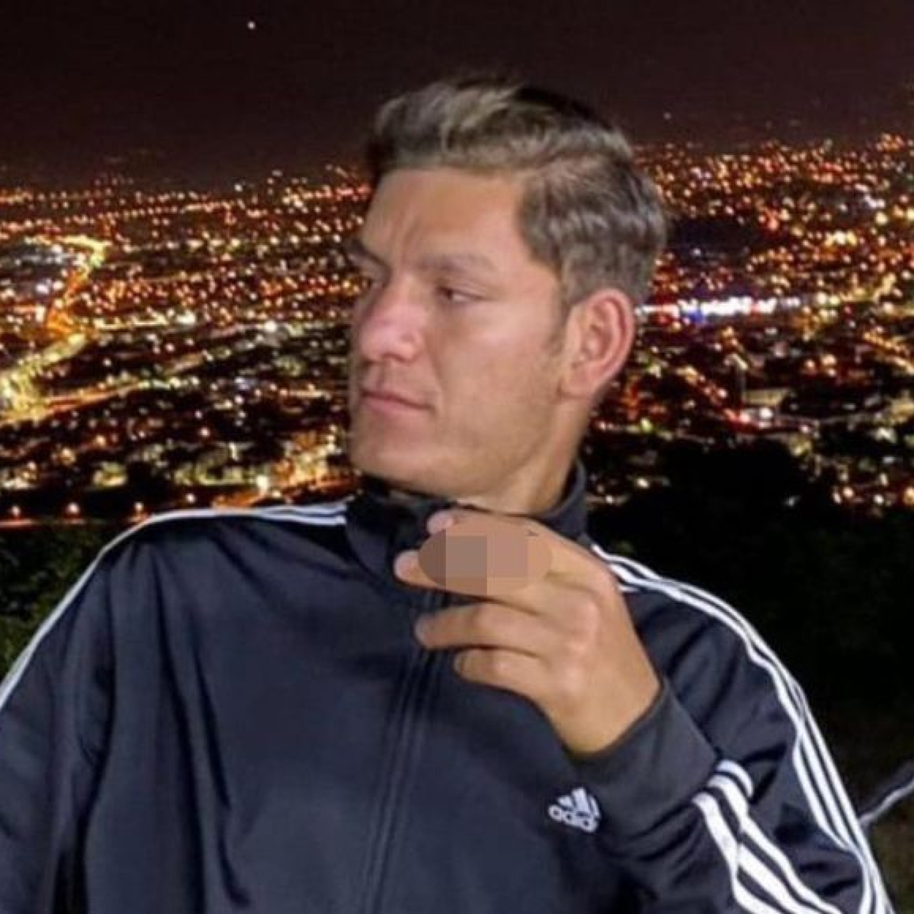 Profesyonel boksör kazada can verdi