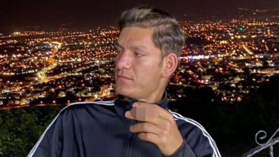 Profesyonel boksör kazada can verdi