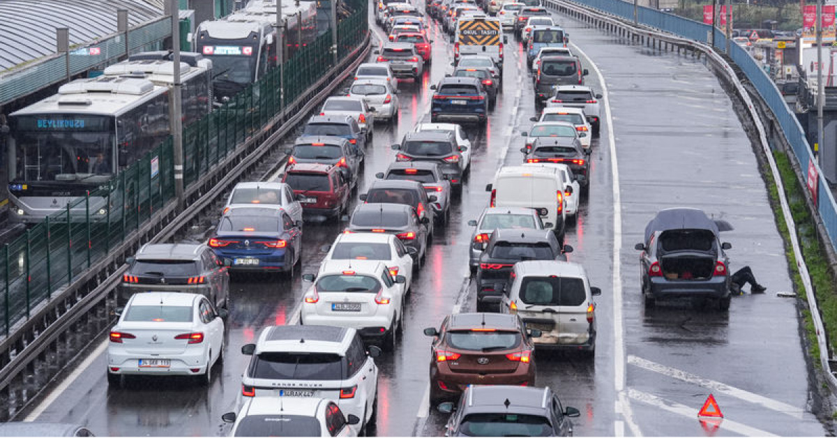 İstanbul'da Trafik Yeniden Yağışta!