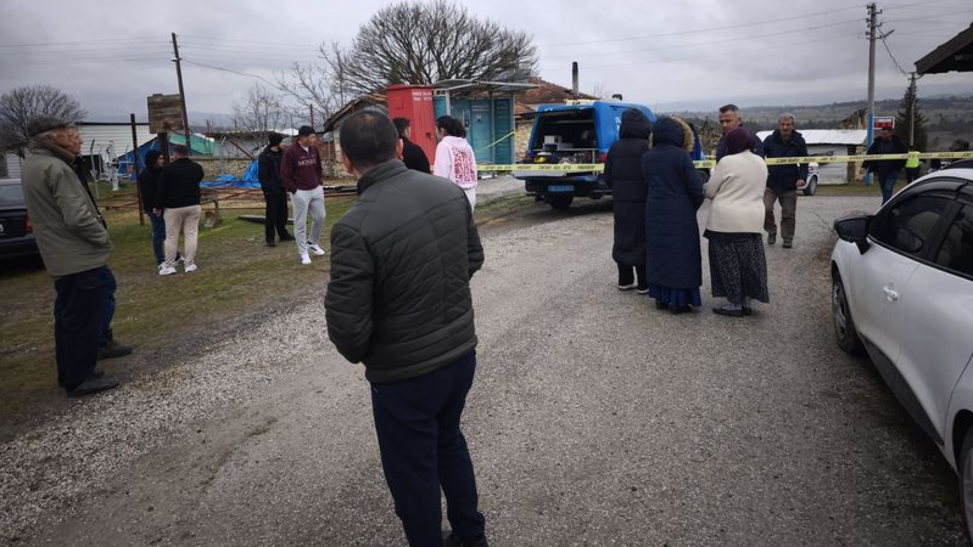 Yeğenini bıçaklayıp öldürdü, araya giren kardeşi ile damadını ağır yaraladı