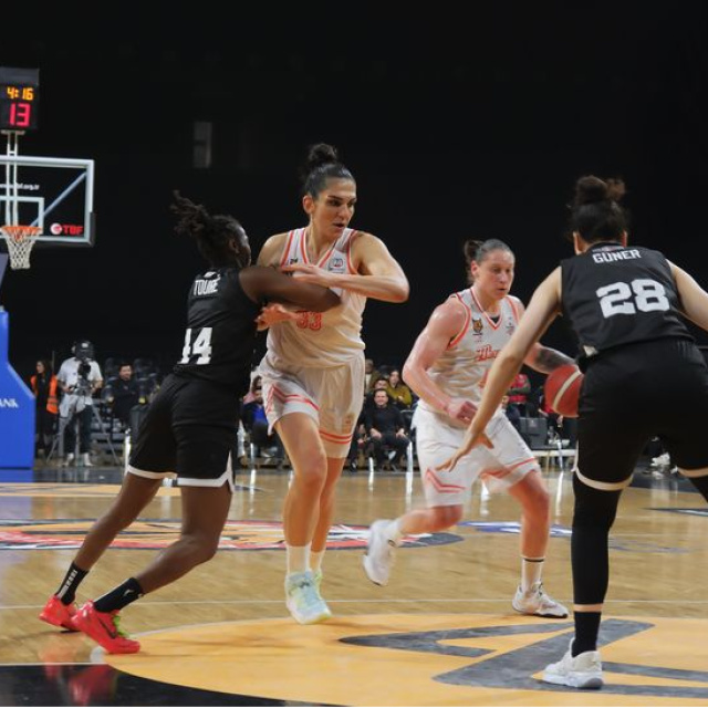 ÇİMSA ÇBK Mersin yarı finalde!