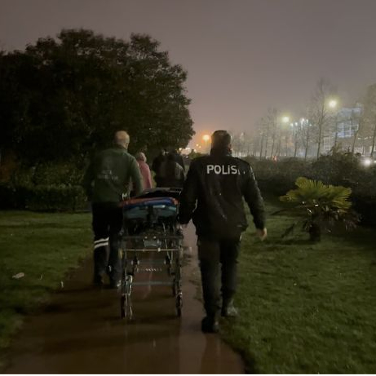 Ümraniye'de parkta cansız beden bulundu