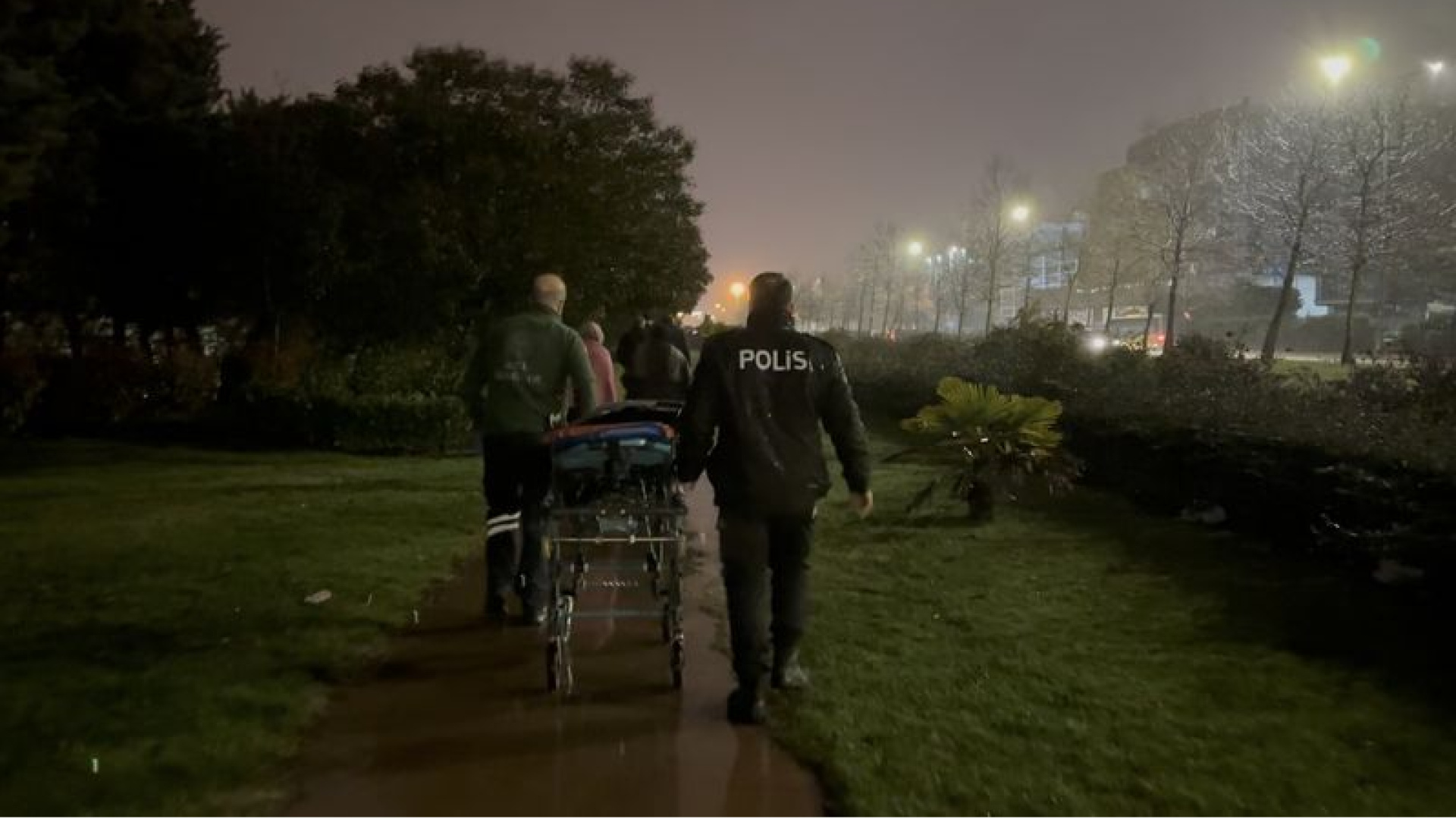 Ümraniye'de parkta cansız beden bulundu | Son dakika haberleri