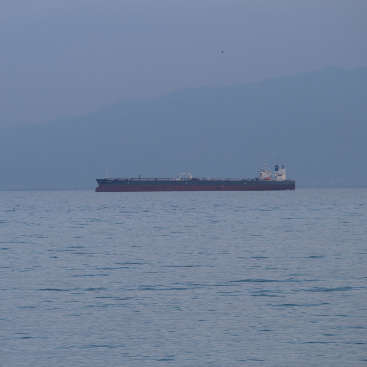 İran: Düşman olmayan tüm gemilere Hürmüz açık