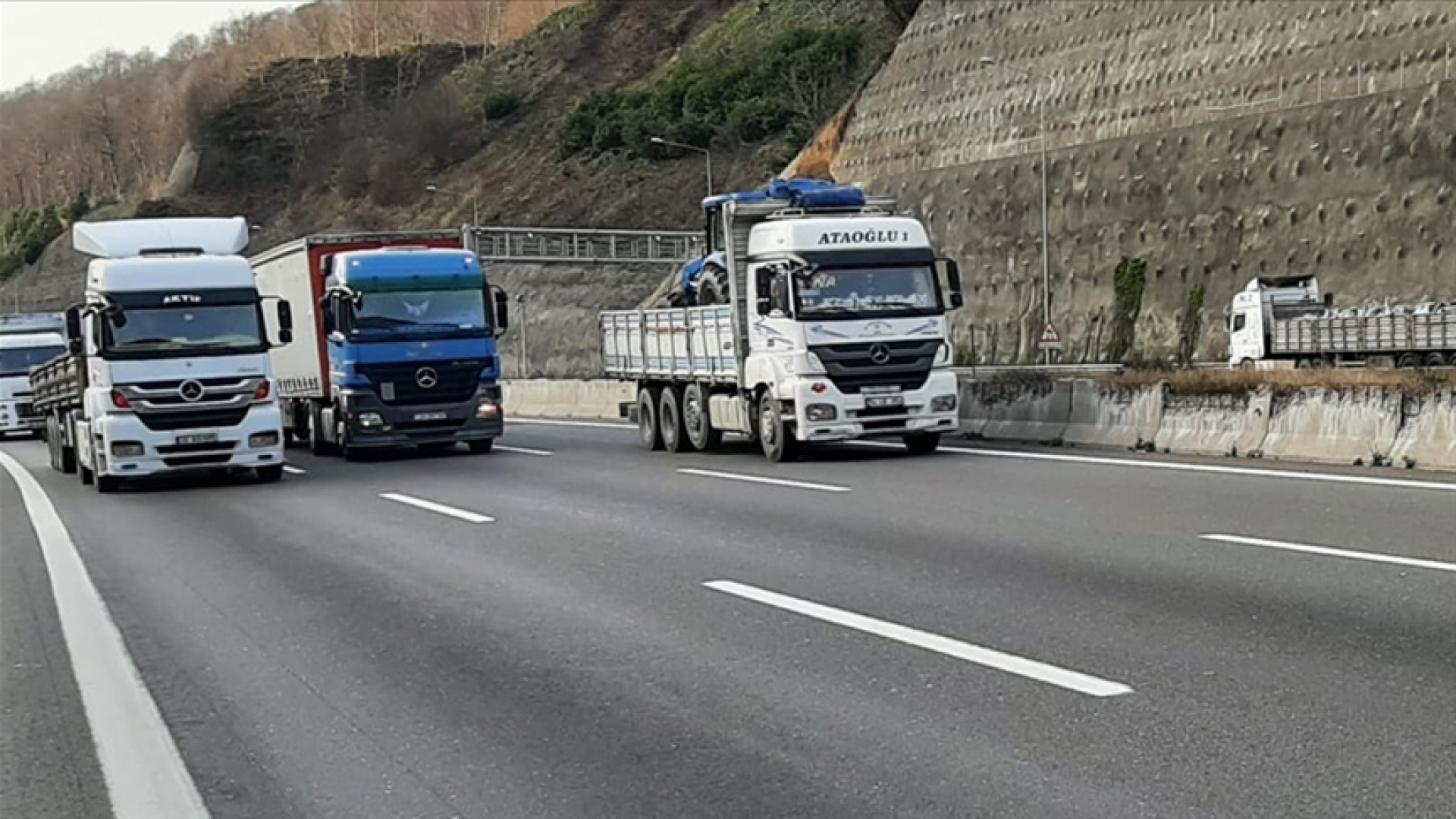 Bayram Trafiği İçin Kritik Karar: Tekirdağ'dan İstanbul'a Ağır Tonajlı Araç Geçişi Yasak
