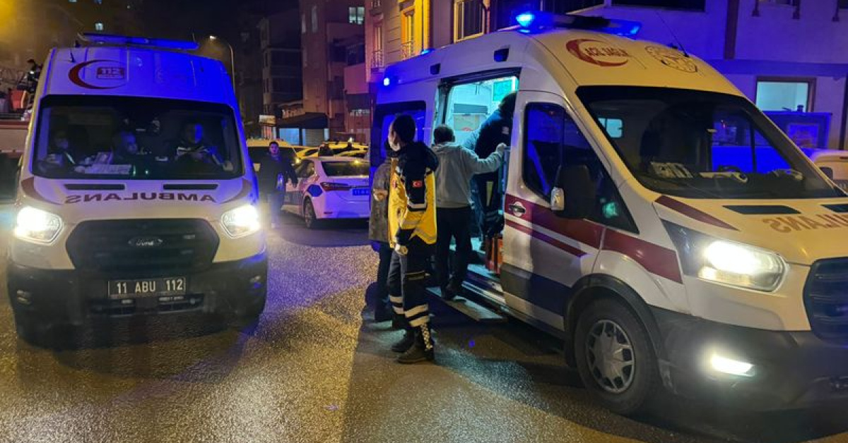 Muş'ta Eşiyle Şaşırtıcı Bir Olay! Kadın Göğsünden Bıçaklandı