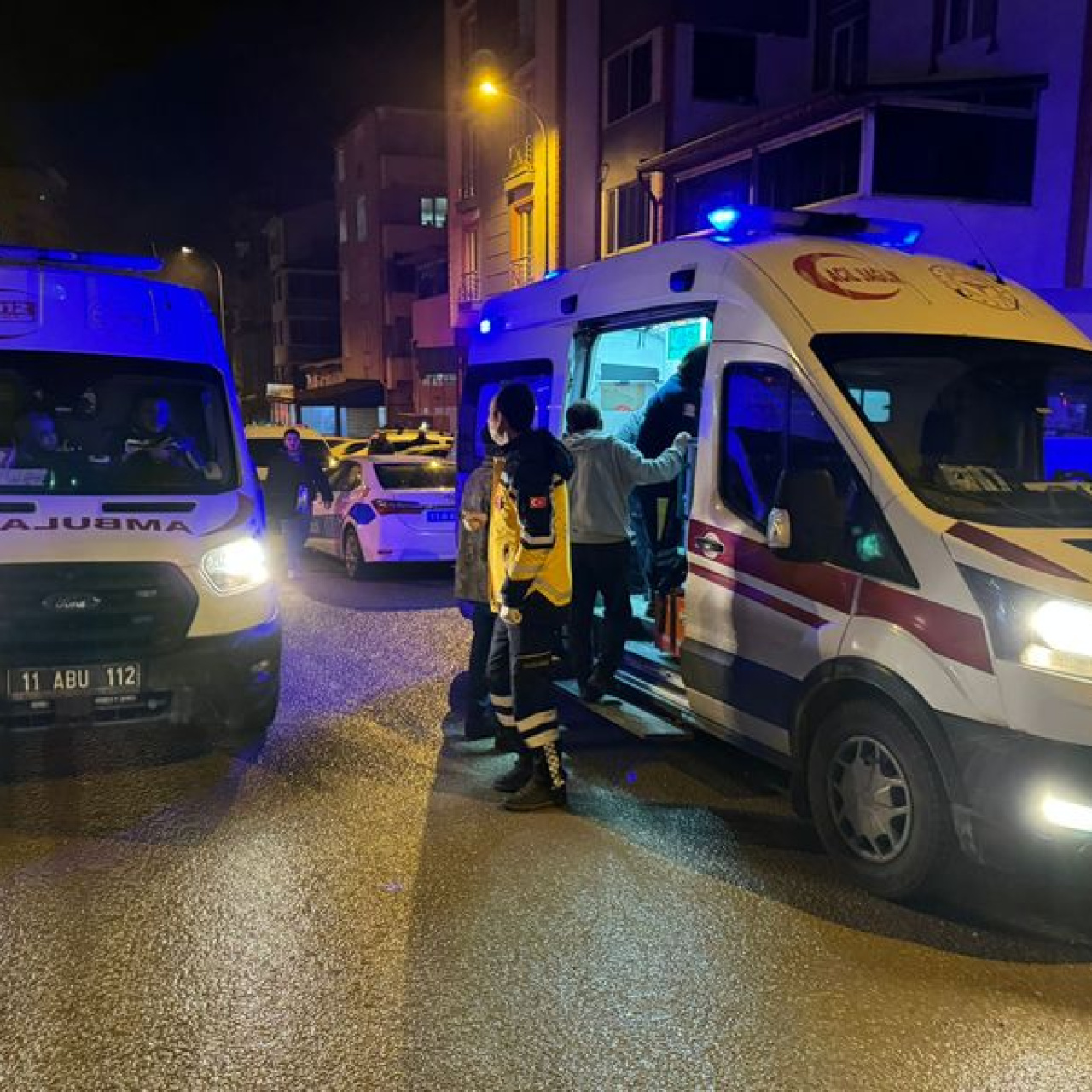 Kocasını bıçaklayarak öldürdü