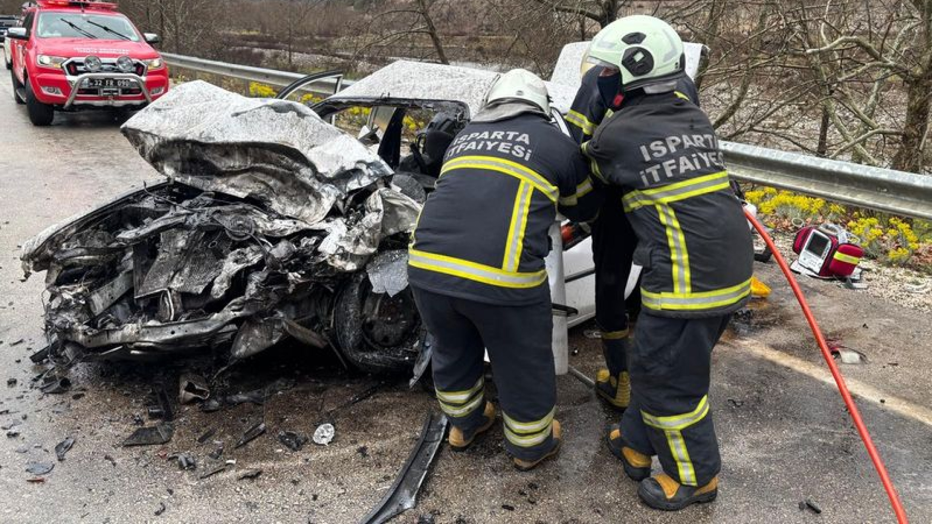 Isparta-Antalya Karayolu'nda feci kaza: 2 ölü, 4 yaralı | Son dakika haberleri