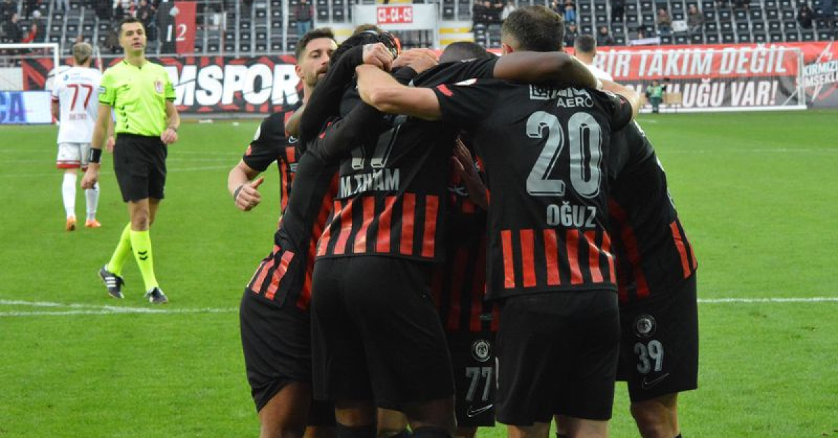 Çorum FK Iğdır'da 2-0 Kazanıyor