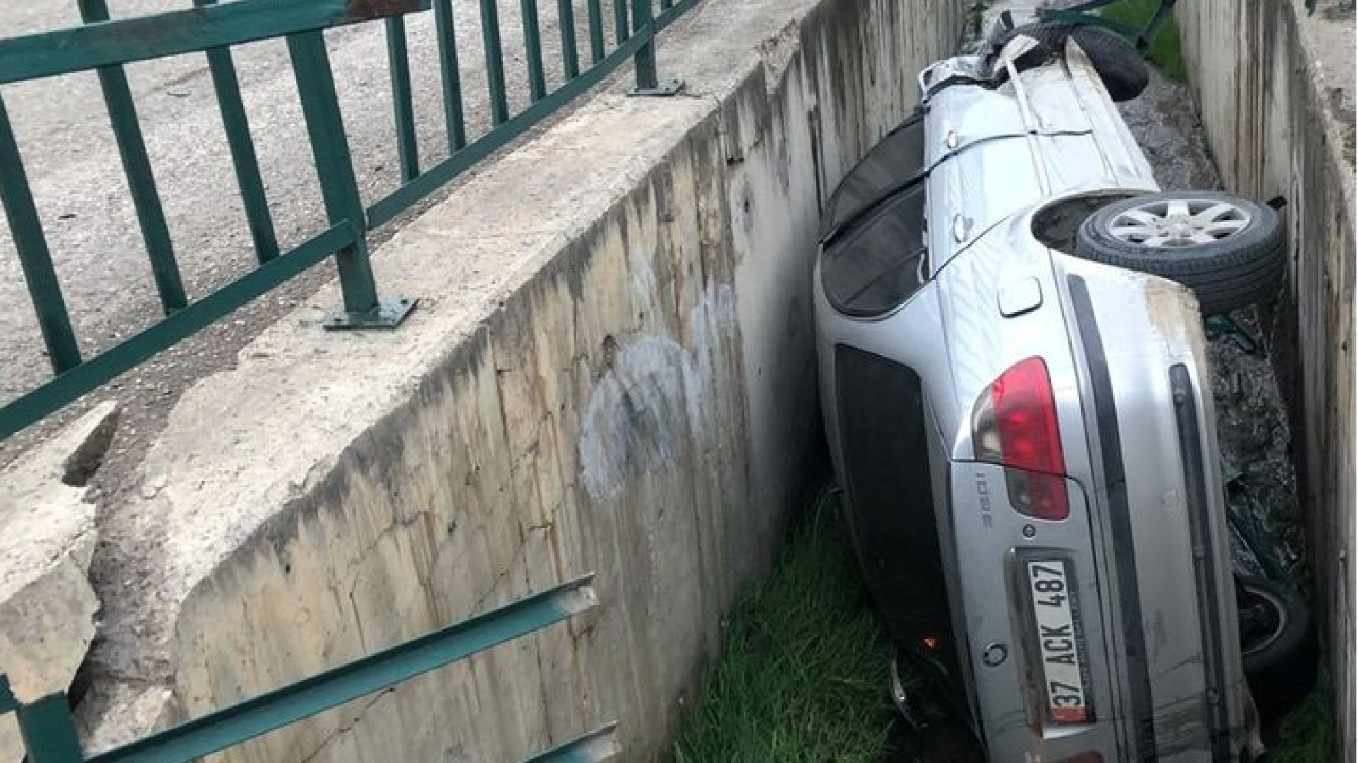 Kaza yapan ehliyetsiz ve alkollü sürücüye 225 bin TL ceza | Son dakika haberleri