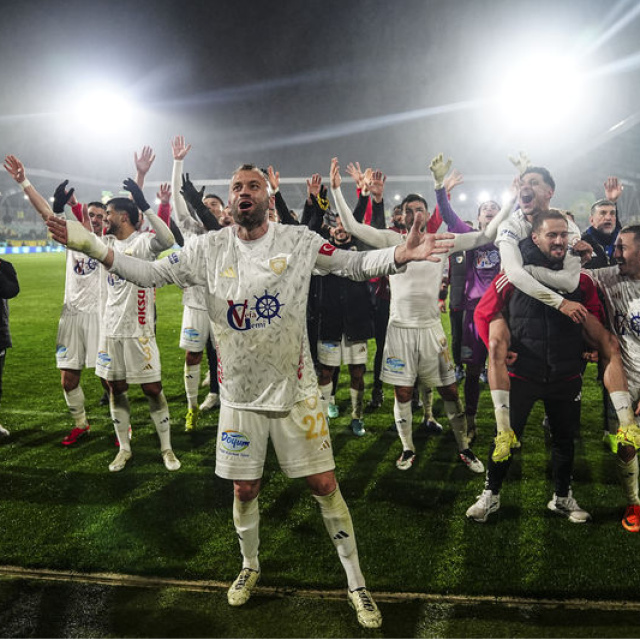 Erzurumspor FK liderliği bırakmadı!