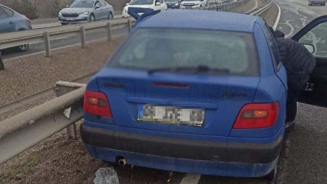 El freni çekilmeyen araç kaza yaptı! 1 ölü, 3 yaralı