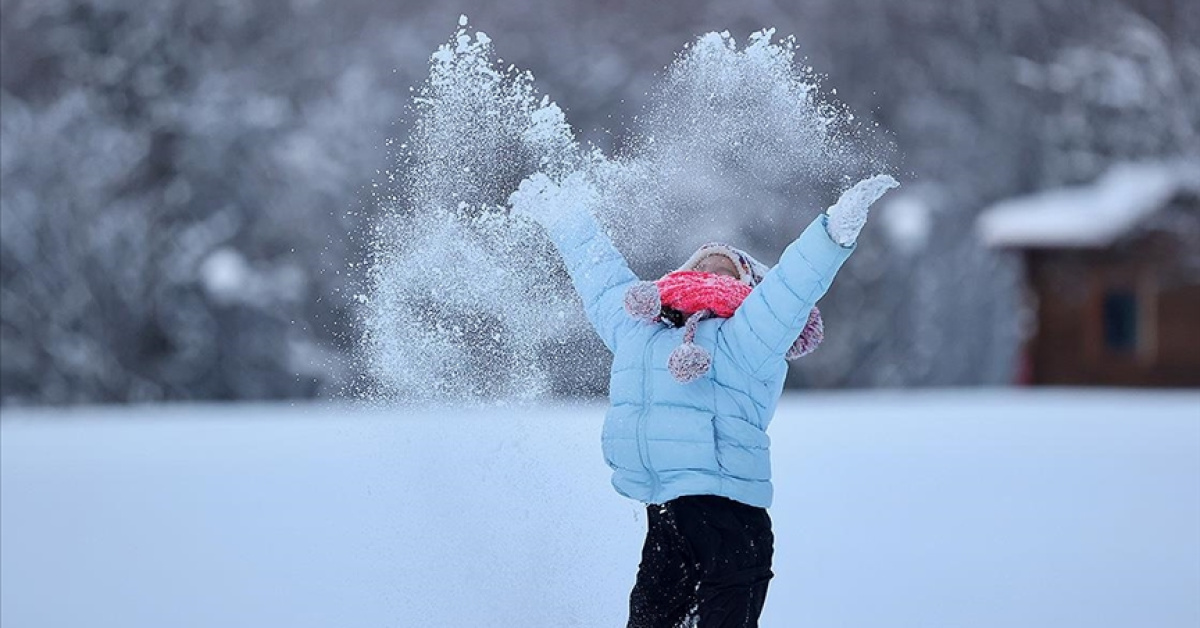 Hakkari'de Kar Engeli ve Eğitime Ara Verme