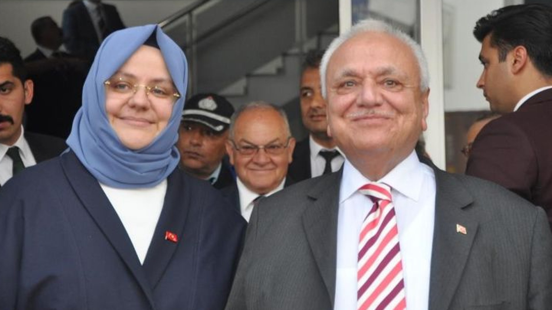 Eskişehir'de zincirleme kaza: 2 eski bakan dahil 8 kişi yaralandı | Son dakika haberleri