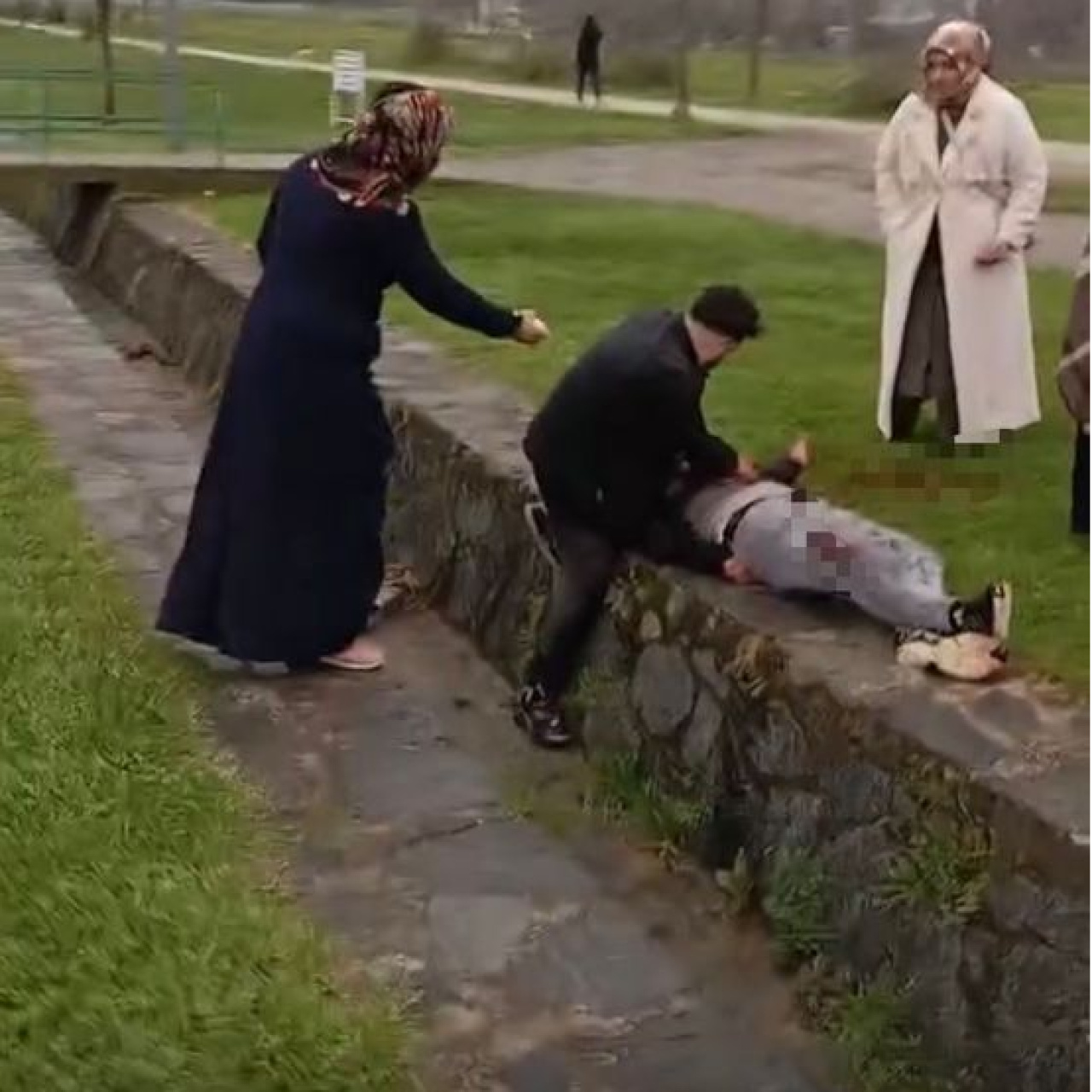 Bıçaklı kavga kanlı bitti 