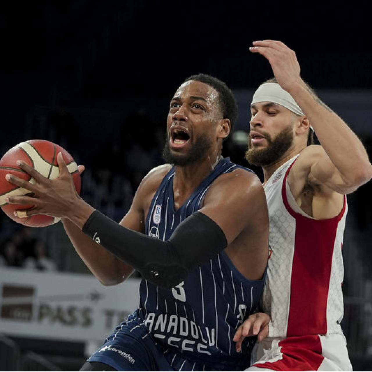 Anadolu Efes, Barcelona'ya konuk oluyor!