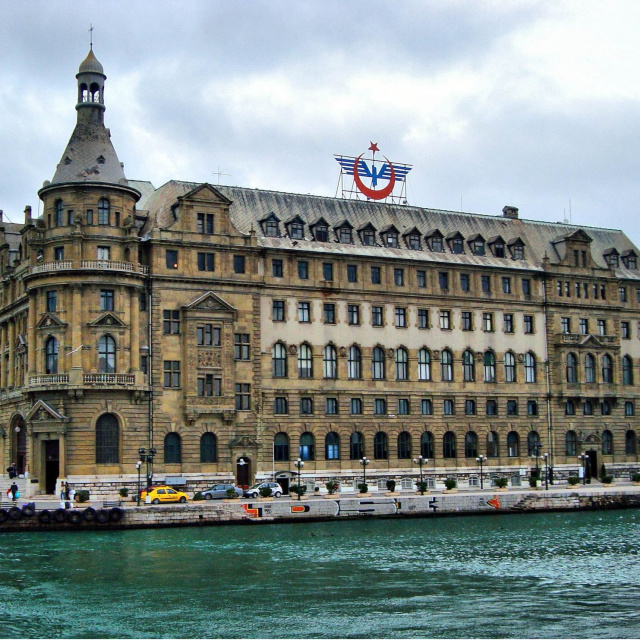 Haydarpaşa ve Sirkeci'de dünyaca ünlü küratör devrede