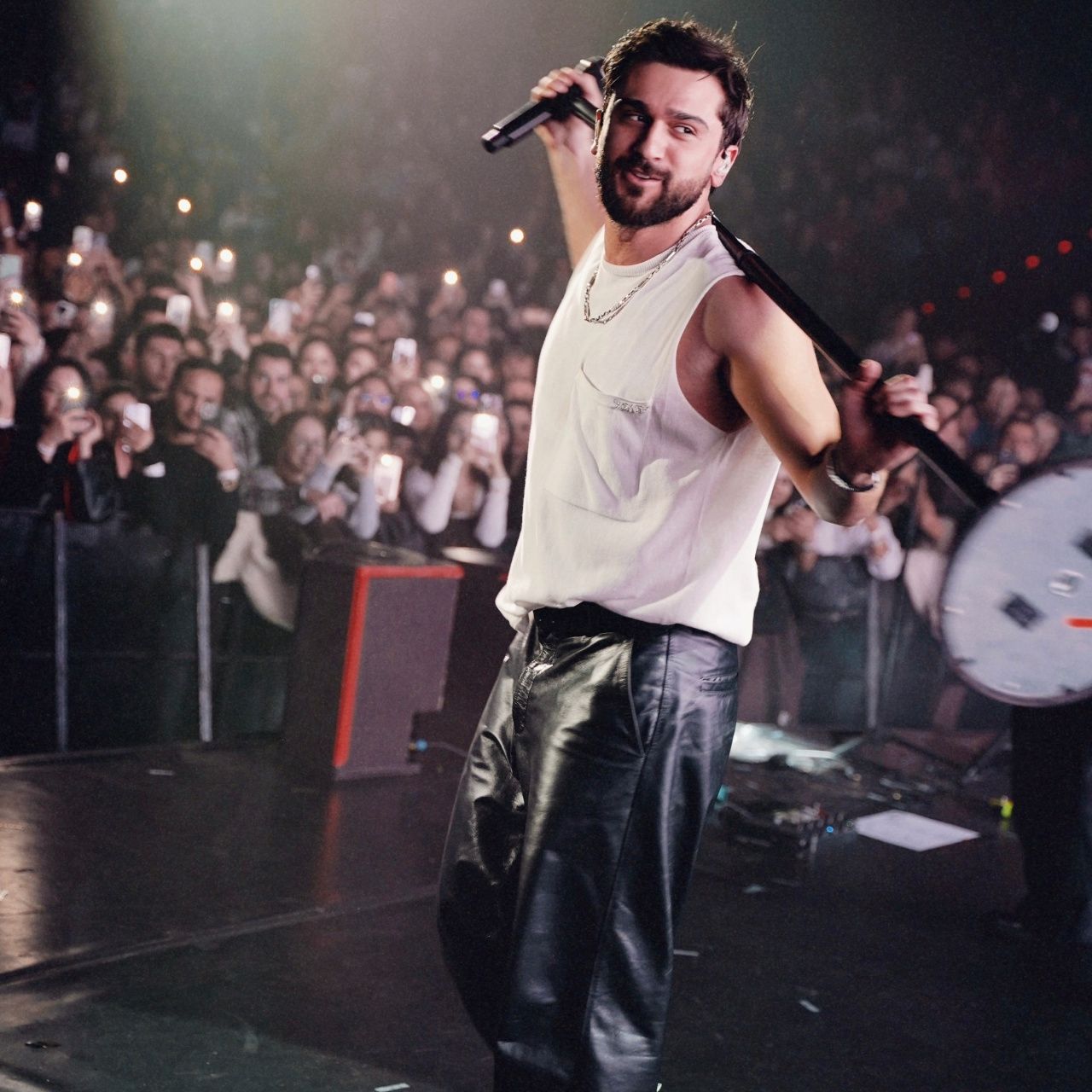 Türkiye'deki ilk solo konserini verdi