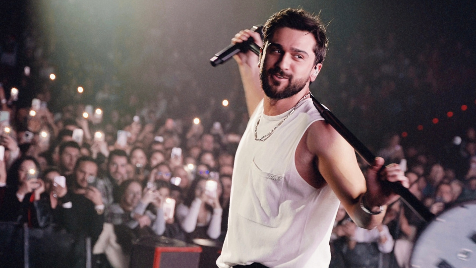 Türkiye'de ilk solo konserini verdi