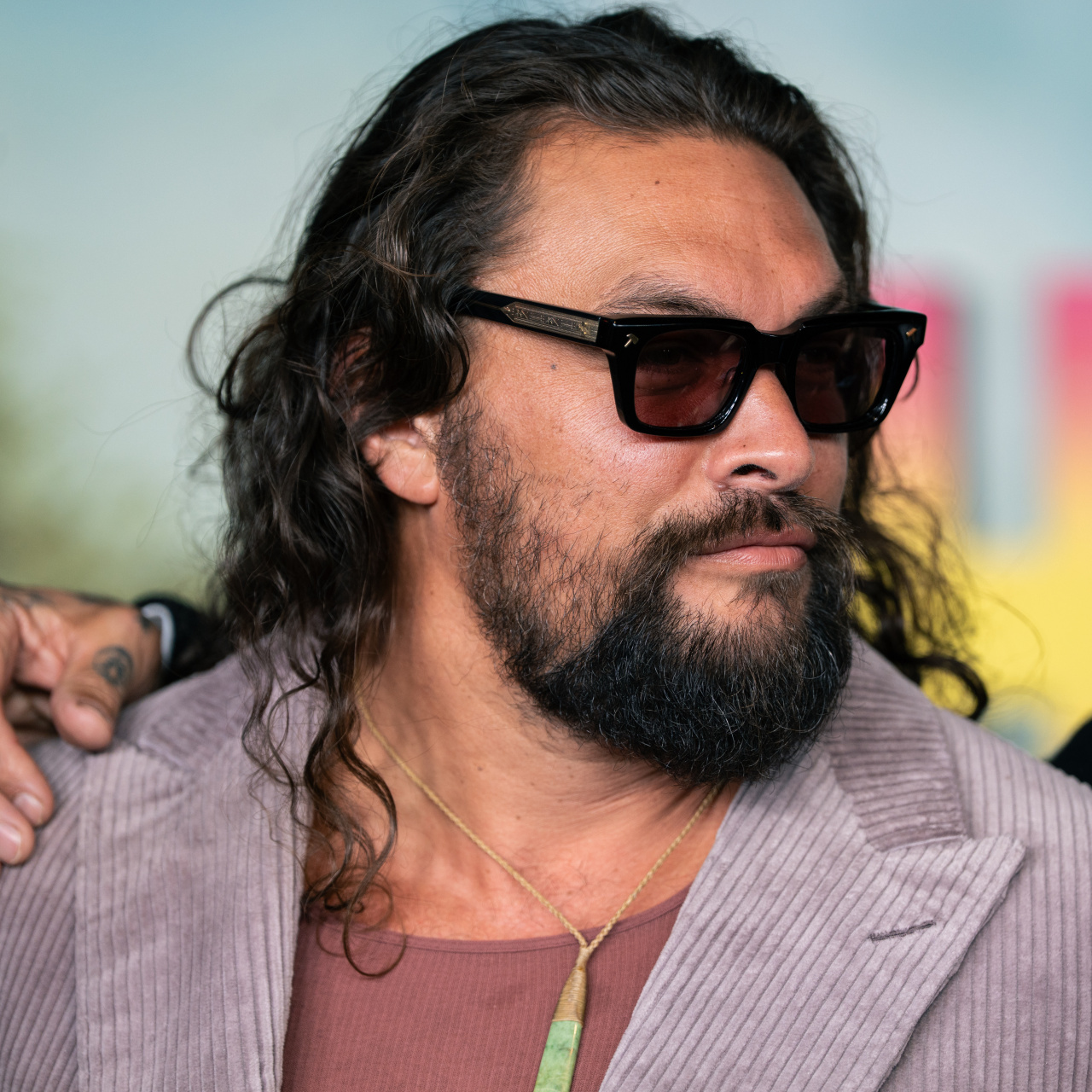 Evini terk etmek zorunda kaldı