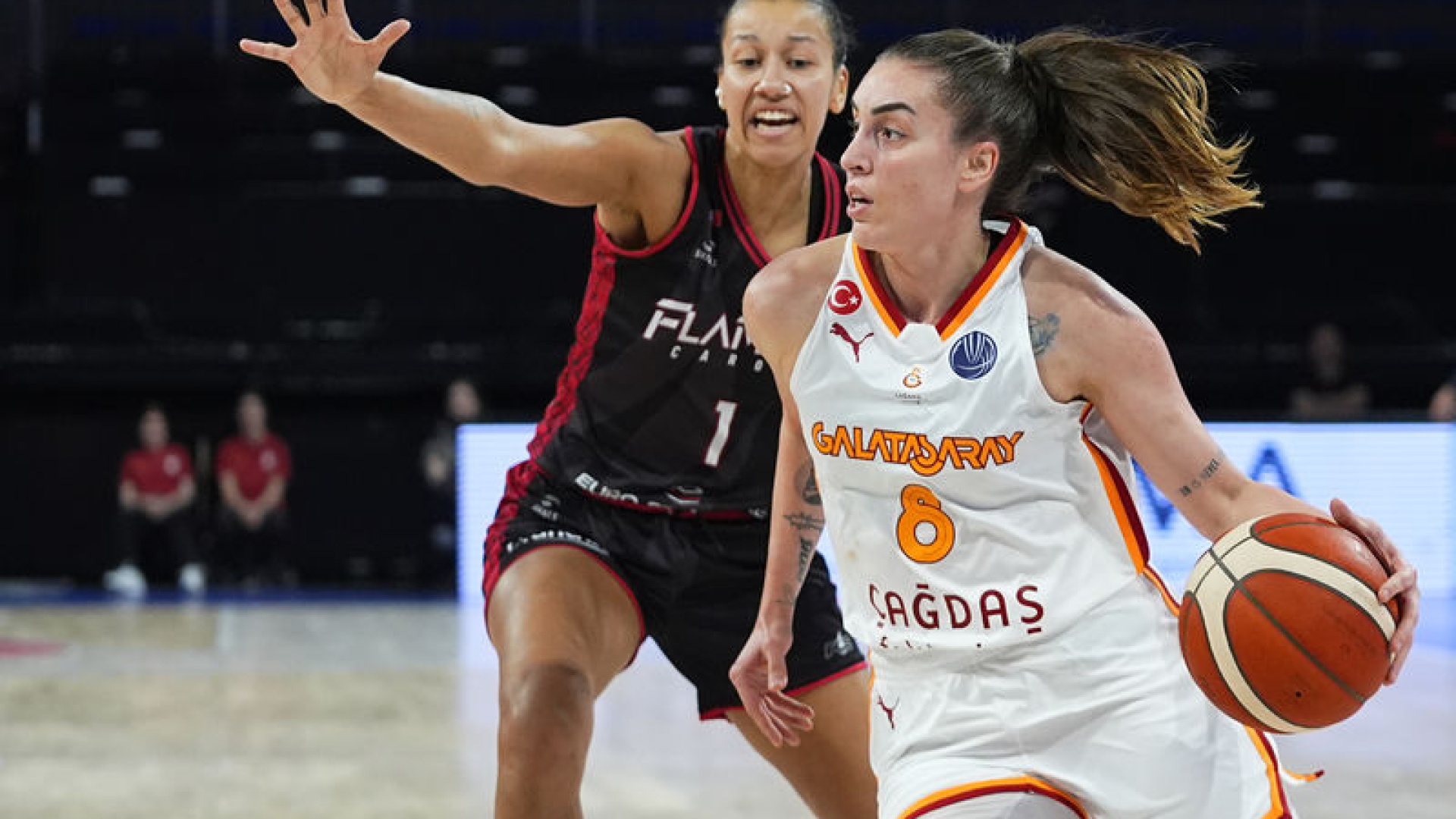 Galatasaraylı Milli Basketbolcu Ayşe Cora Yamaner'in Kaburgası Kırıldı