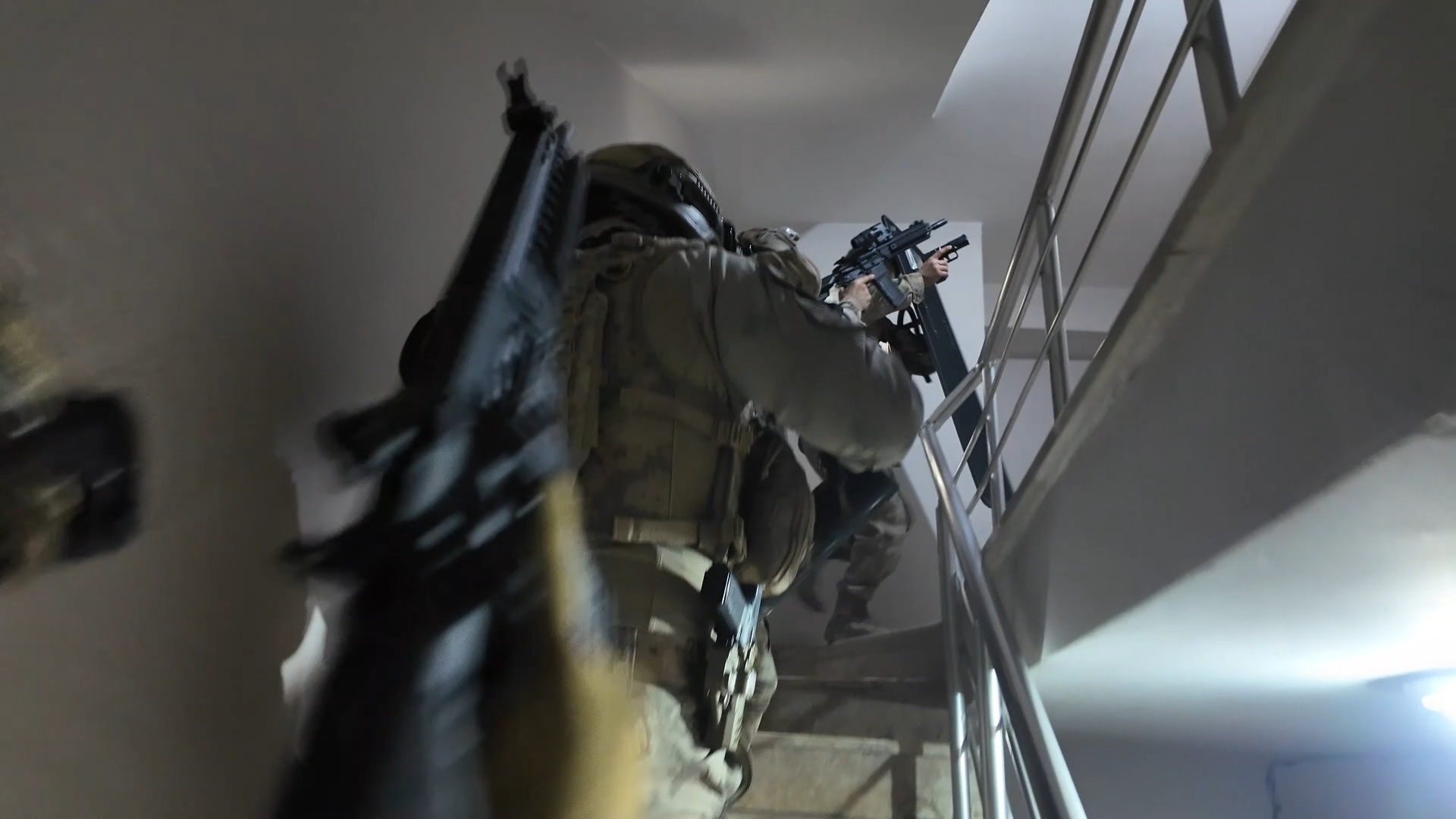 32 ilde FETÖ operasyonu: 64 gözaltı