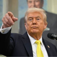 Trump: İran'ın enerji tesislerine saldırıyı 5 gün erteledik