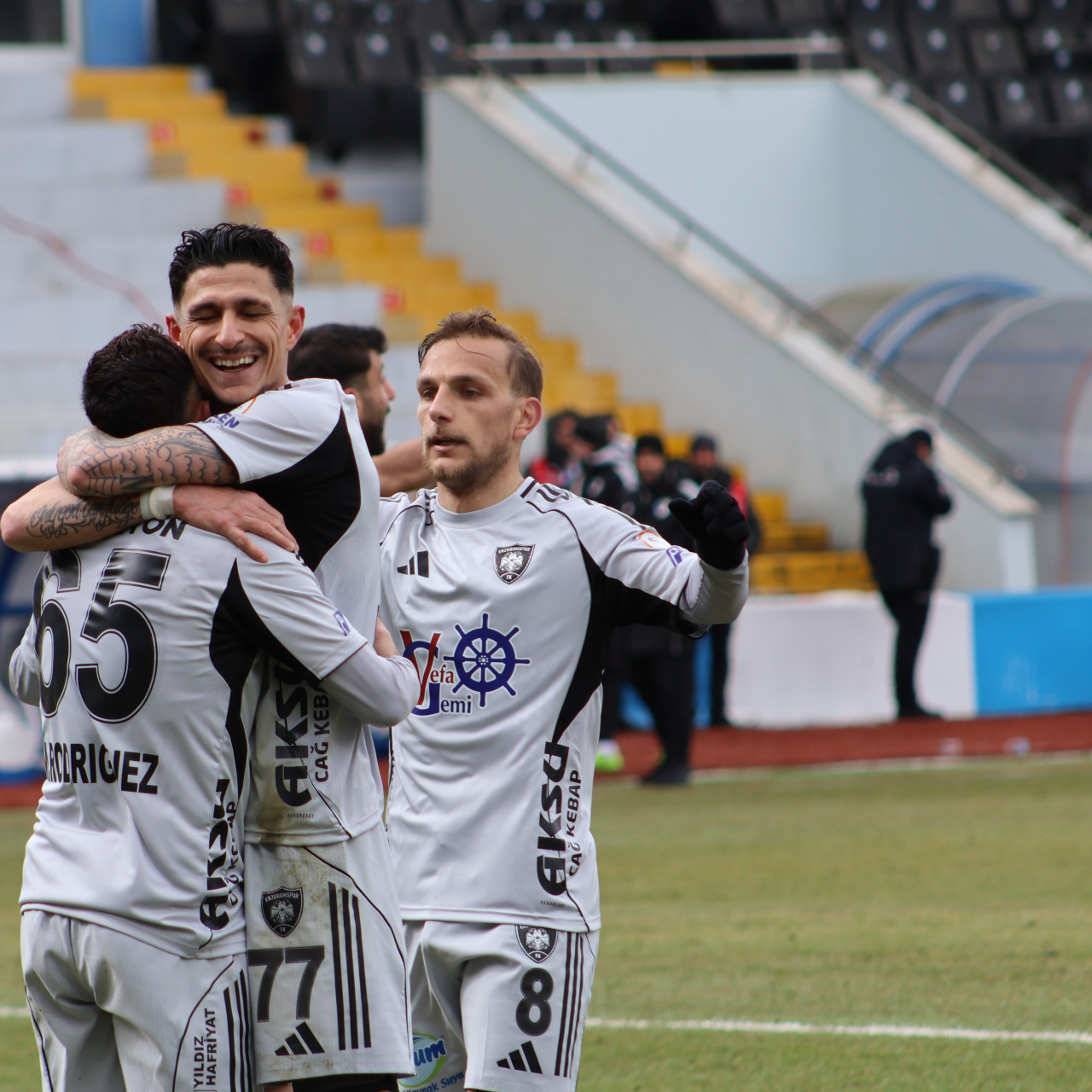 1. Lig'de nefes kesen yarış!